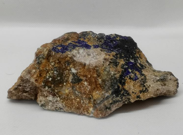 Erzgestein mit Azurit